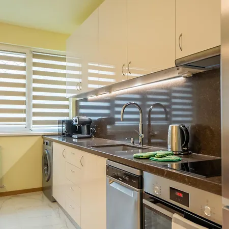 Location New & Spacious 3 Bdr Medical Academy Sofia
