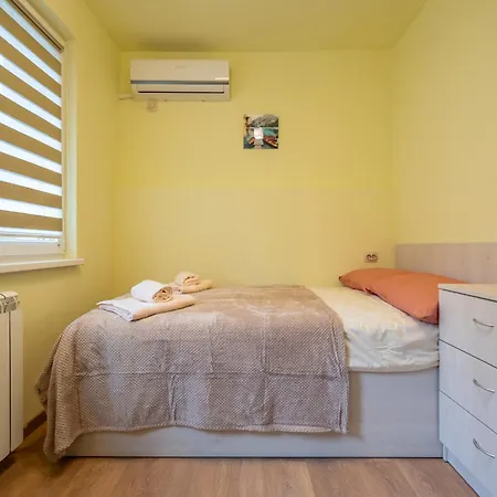 Apartment Location New & Spacious 3 Bdr Medical Academy Sofia