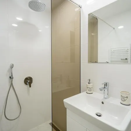 Apartment Location New & Spacious 3 Bdr Medical Academy Sofia
