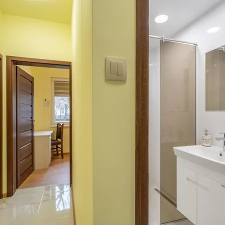 Appartement Location New & Spacious 3 Bdr Medical Academy Sofia