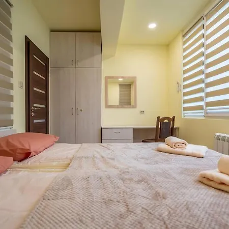 Apartment Location New & Spacious 3 Bdr Medical Academy Sofia